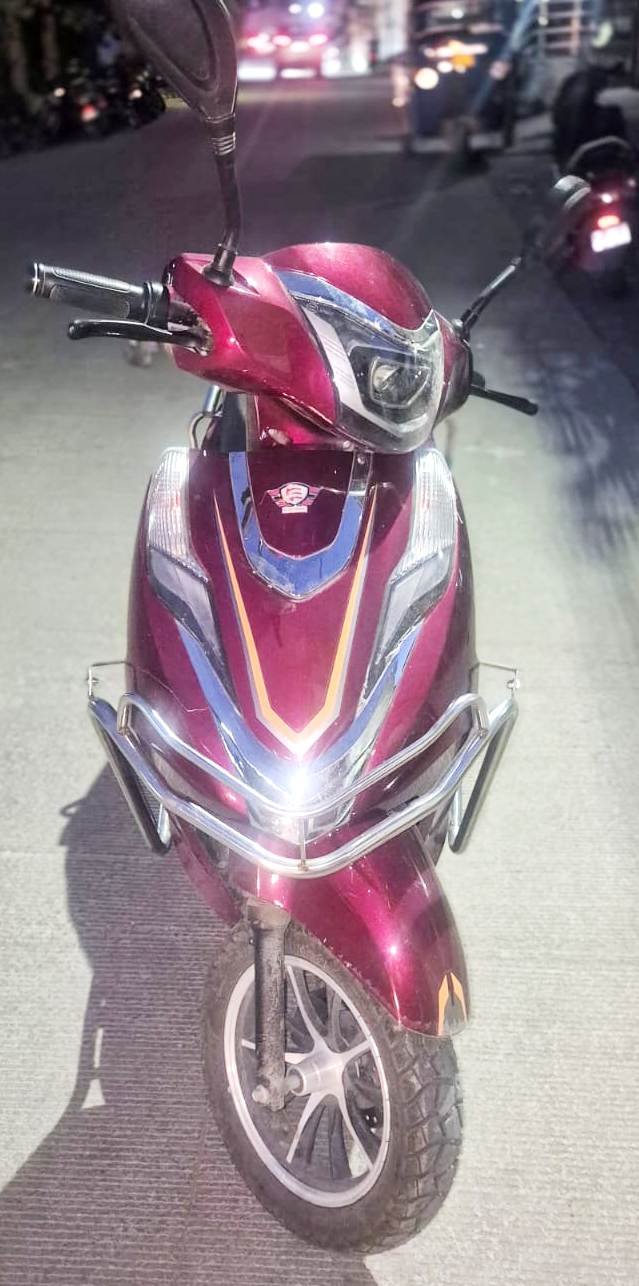 Scooter fitted with safety guards
